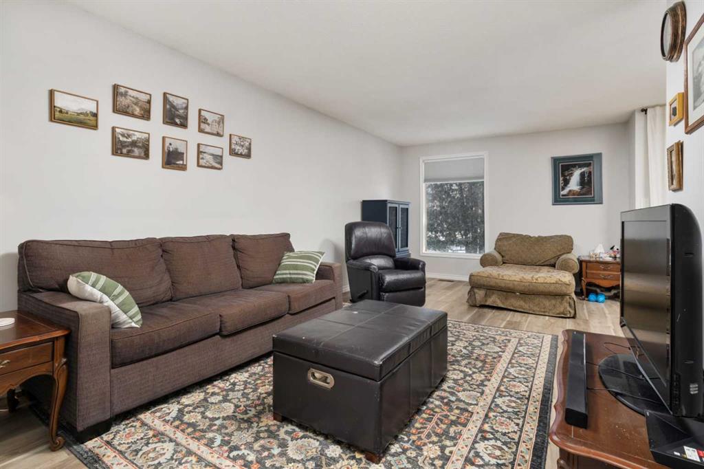 Fourth View of #4, 4118 60 Street  , Mount Pleasant, Camrose, Alberta, T4V3G7