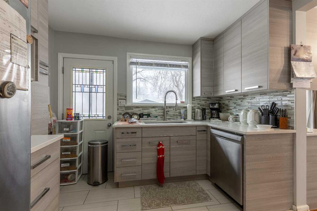 Fourth View of 819 8 Street S, London Road, Lethbridge, Alberta, T1J 2K6