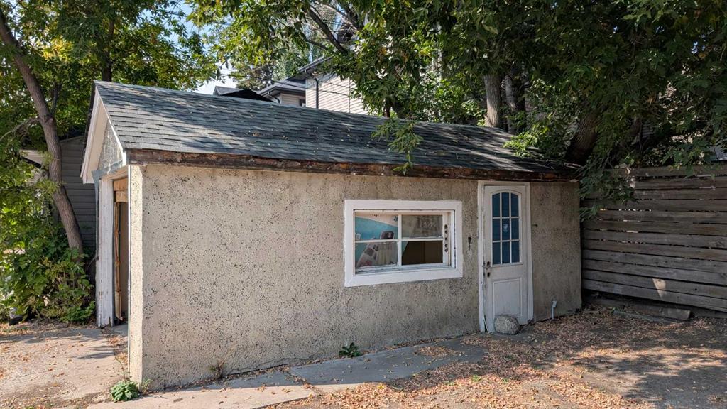 Fifth View of 1509 Edmonton Trail NE, Crescent Heights, Calgary, Alberta, T2E 3L1