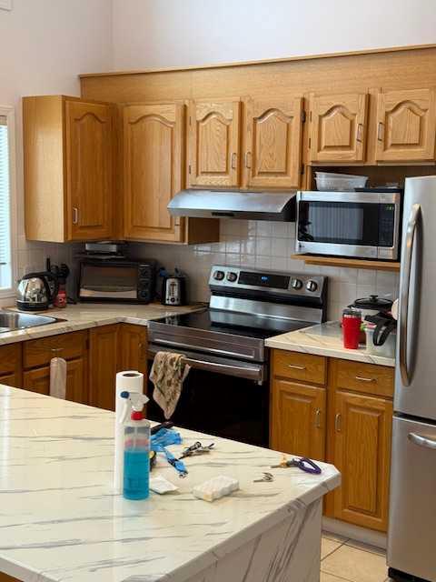 Fifth View of 4 Kingsland Villas SW, Kingsland, Calgary, Alberta, T2V 5J9