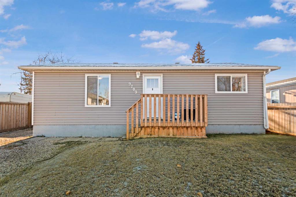 Second View of 9709 102 Avenue  , NONE, Clairmont, Alberta, T8X 5G2