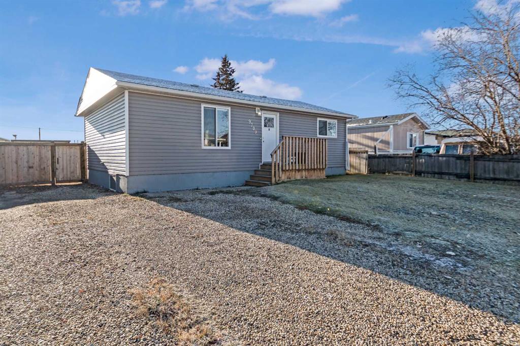 Third View of 9709 102 Avenue  , NONE, Clairmont, Alberta, T8X 5G2