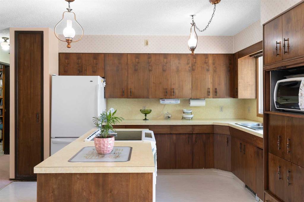 Fifth View of 4214 50 Avenue , NONE, Olds, Alberta, T4H 1A5