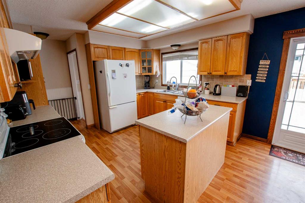 Fifth View of 9914 85 Ave  , Highland Park, Grande Prairie, Alberta, T8V 3H6