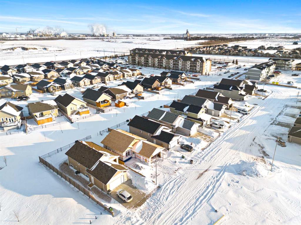 Fifth View of 3805 42 Avenue , Larsen Grove, Lloydminster, Saskatchewan, S9V 2K4