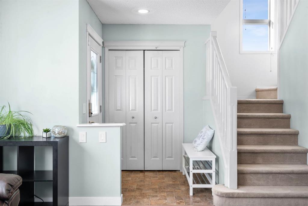 Fifth View of 327 Copperstone Grove SE, Copperfield, Calgary, Alberta, T2Z 4X9