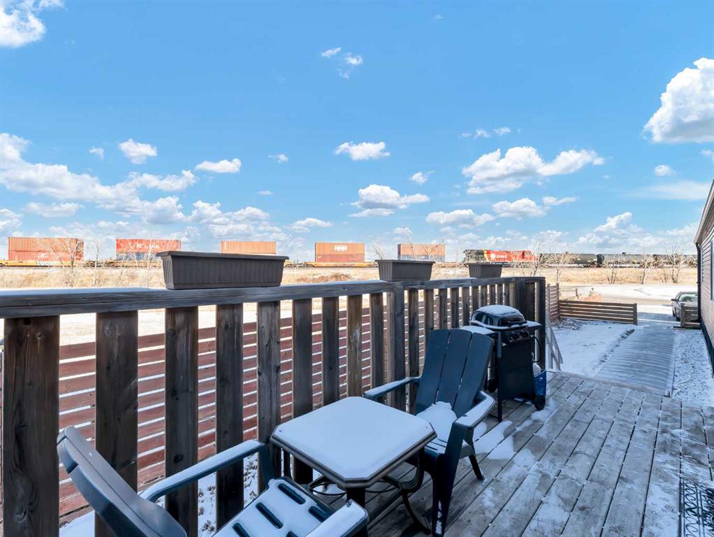 Fourth View of 427 Main Street N, NONE, Redcliff, Alberta, T0J 2P0