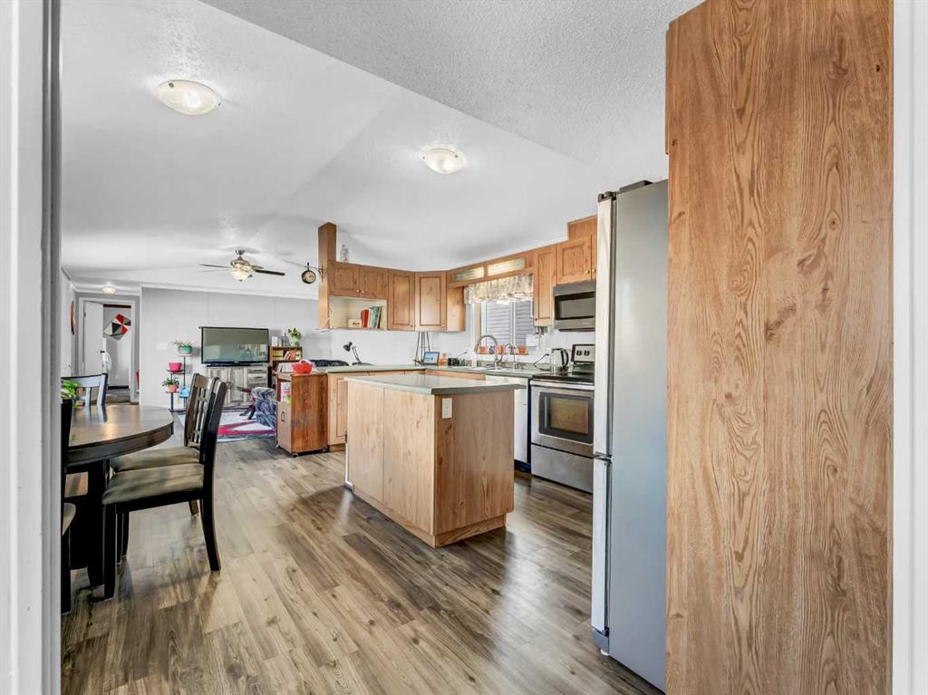 Fifth View of 427 Main Street N, NONE, Redcliff, Alberta, T0J 2P0