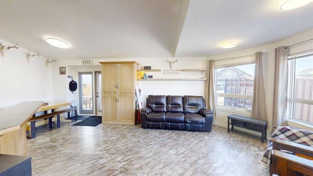 Fifth View of 668 Blackfoot Terrace W, Indian Battle Heights, Lethbridge, Alberta, T1K 7X6