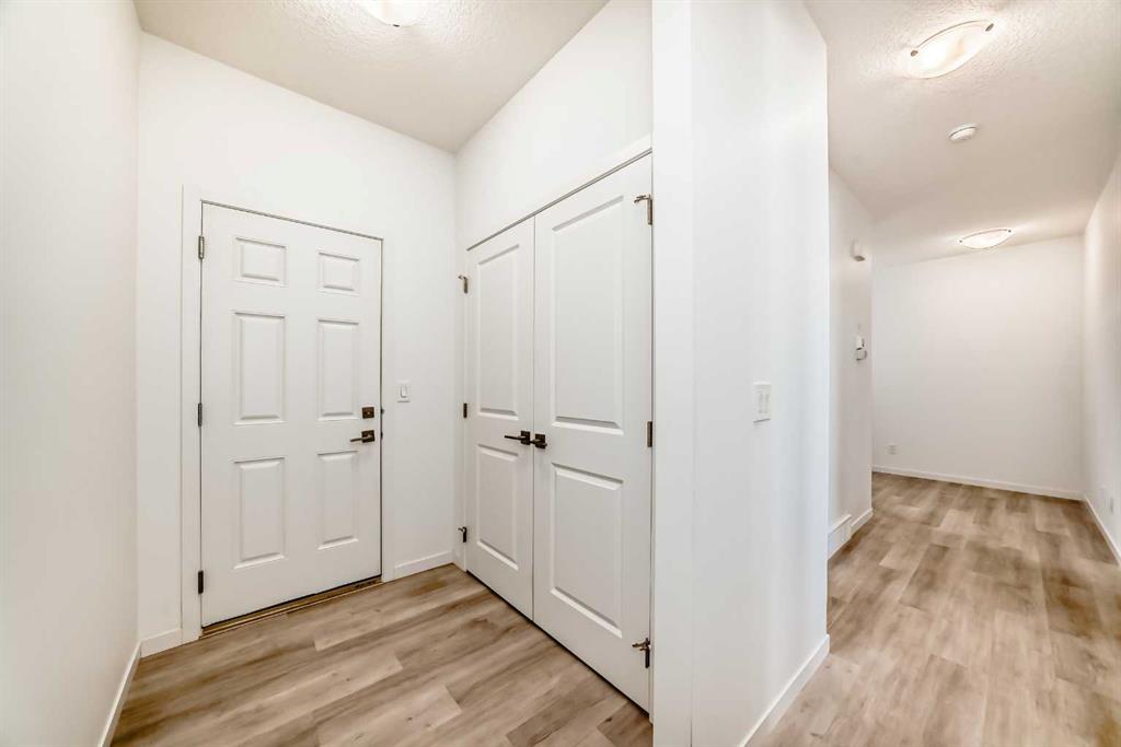 Fifth View of 289 Crestmont Drive SW, Crestmont, Calgary, Alberta, T3B 6G9