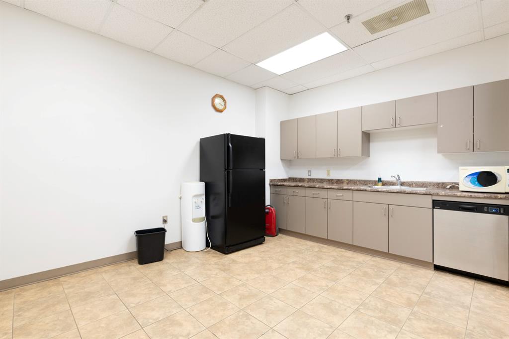 Fourth View of 102B, 9816 Hardin Street , Downtown, Fort McMurray, Alberta, T9H 4K3