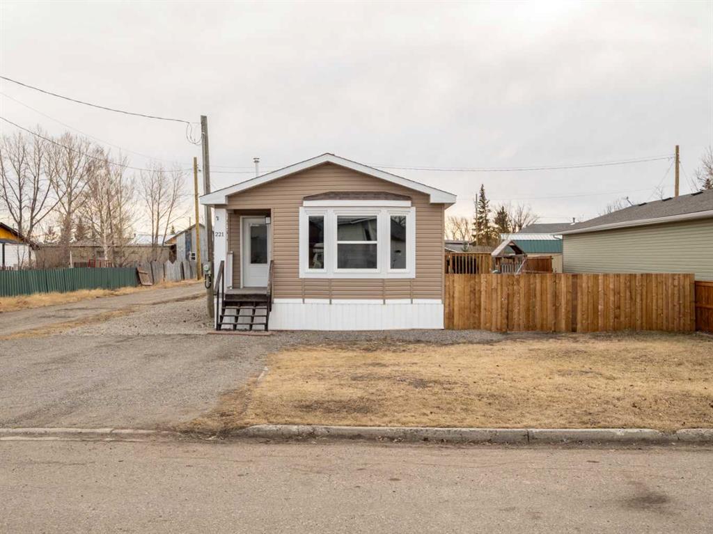 221 4 Street , A2287711, Alberta,