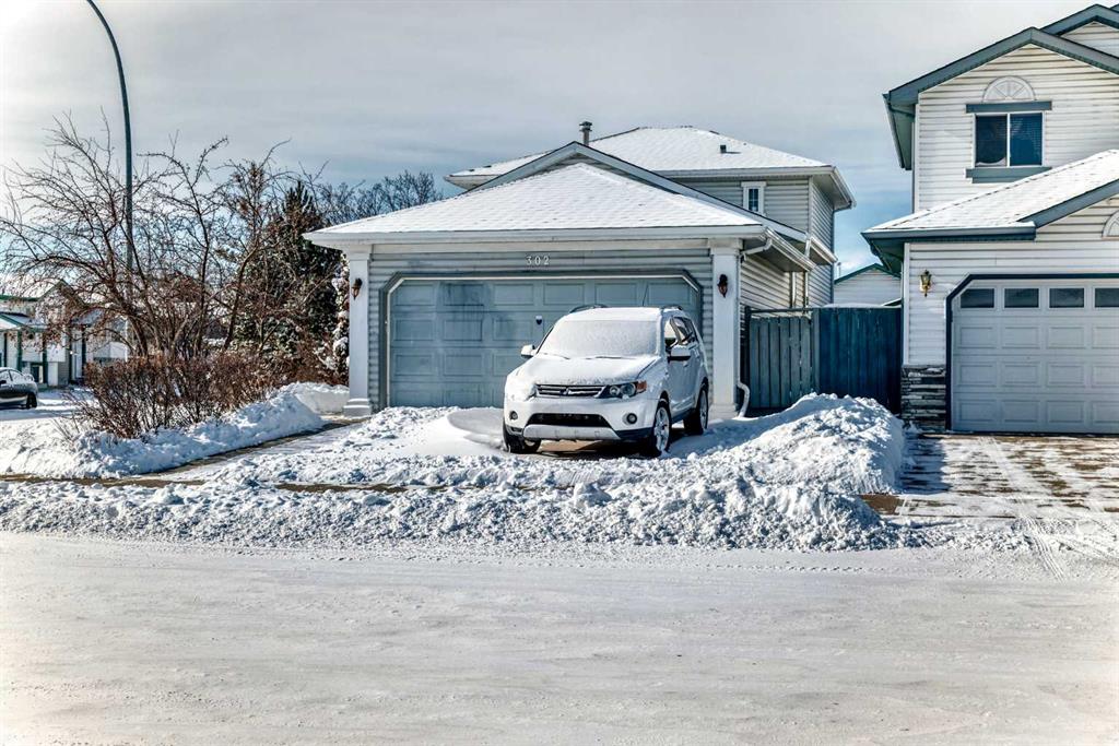 Third View of 302 Applewood Drive SE, Applewood Park, Calgary, Alberta, T2A7V4