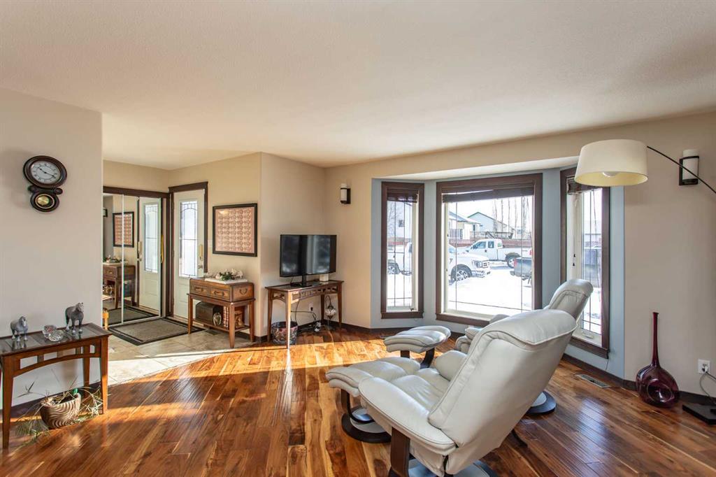 Fifth View of 150 Robinson Avenue , Park Place, Penhold, Alberta, T0M 1R0