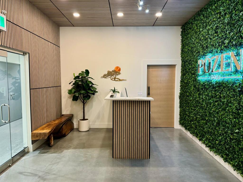 Fourth View of 240, 125 Oakmoor Plaza SW, Oakridge, Calgary, Alberta, T2V 4R9