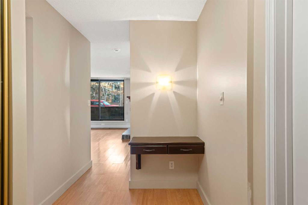 Fifth View of 105, 345 4 Avenue NE, Crescent Heights, Calgary, Alberta, T2E 0J4