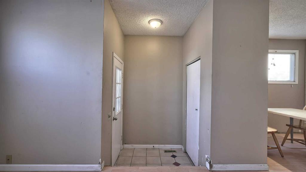 Third View of 7814 21 Street SE, Ogden, Calgary, Alberta, T2C 1Y7