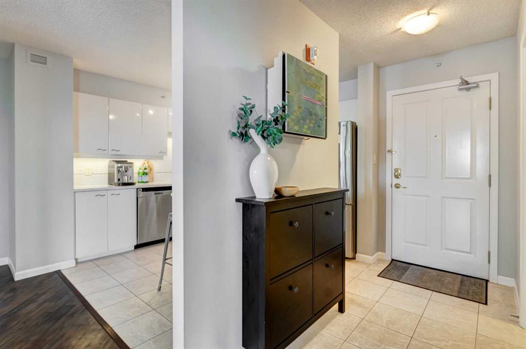 Fourth View of 901, 804 3 Avenue SW, Eau Claire, Calgary, Alberta, T2P 0G9