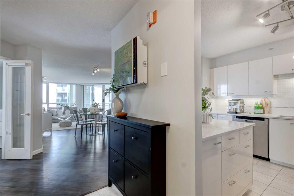 Fifth View of 901, 804 3 Avenue SW, Eau Claire, Calgary, Alberta, T2P 0G9