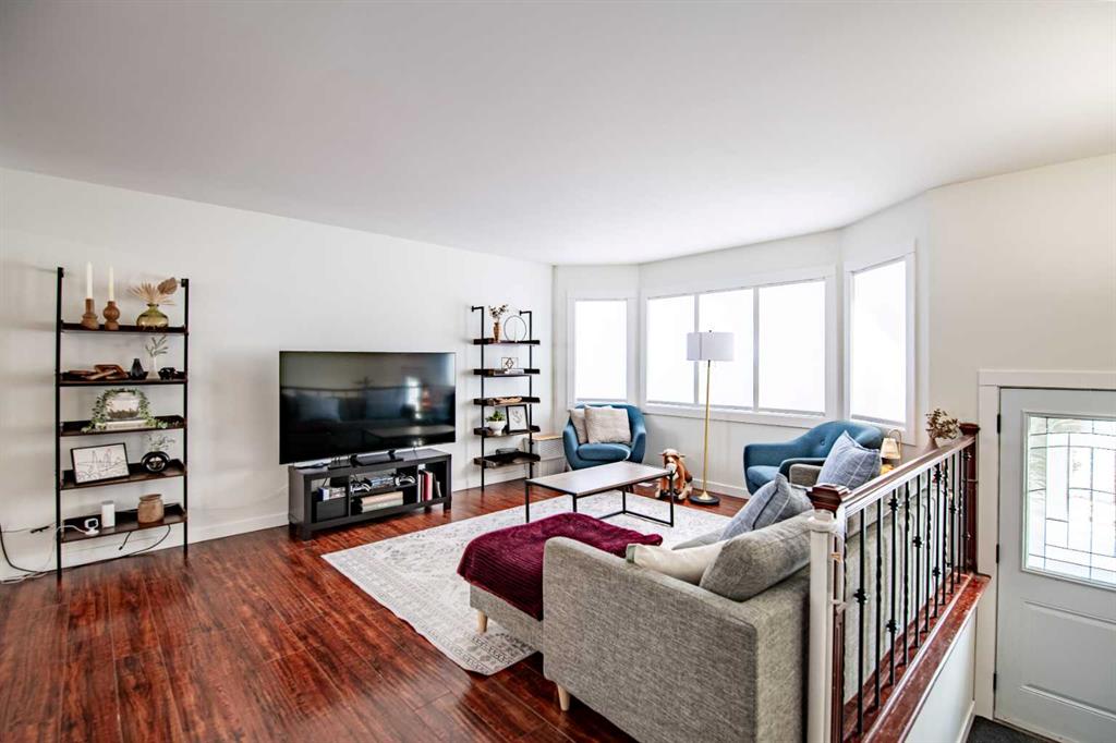 Fifth View of 45 Sherwood Crescent , Sunnybrook, Red Deer, Alberta, T4N 0A5