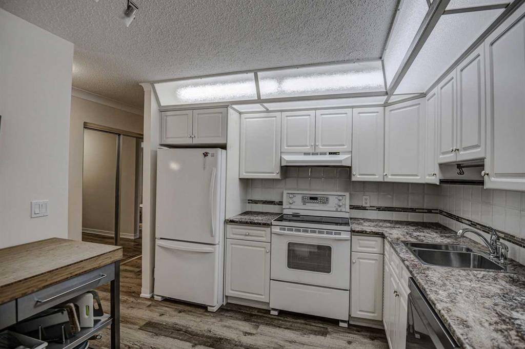 Fifth View of 105, 521 57 Avenue SW, Windsor Park, Calgary, Alberta, T2V 4N5