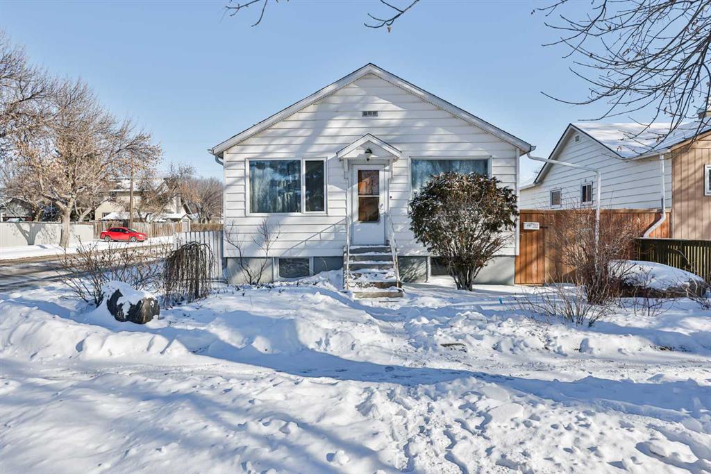 Second View of 431 12B Street N, Senator Buchanan, Lethbridge, Alberta, T1H2L3