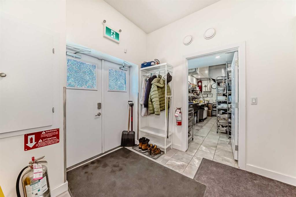 Fifth View of 1810 10 Avenue NE, Mayland Heights, Calgary, Alberta, T2E 0Y2