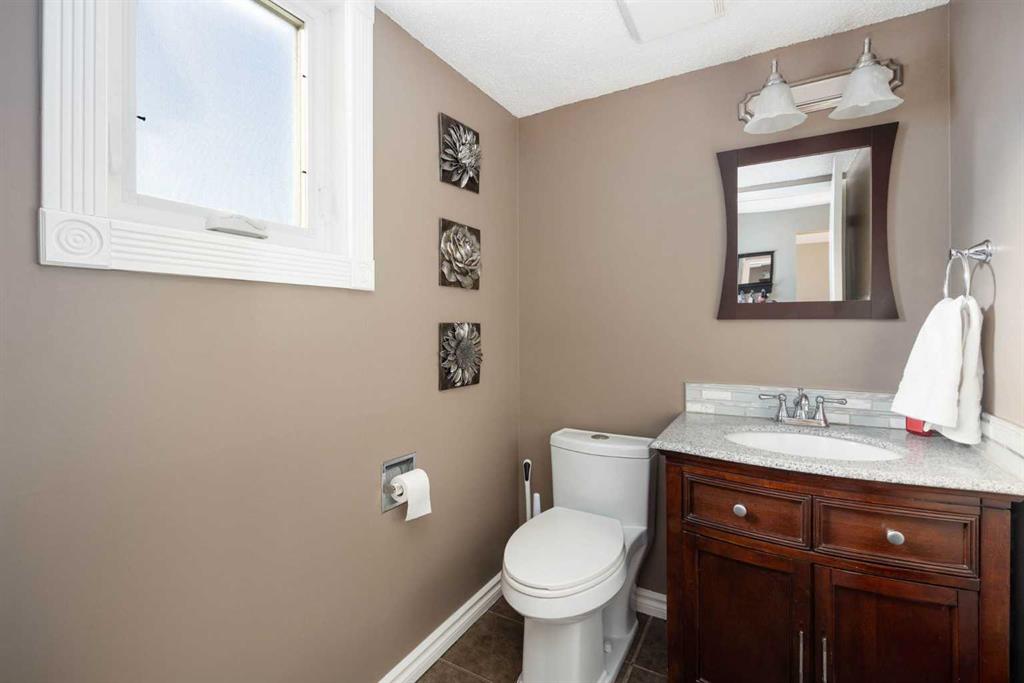 Fifth View of 321 Bird Crescent , Thickwood, Fort McMurray, Alberta, T9H 4T4