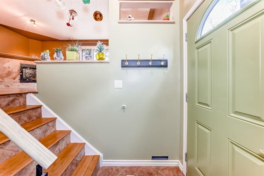 Fifth View of 274 Templeview Way NE, Temple, Calgary, Alberta, T1Y 3Y9