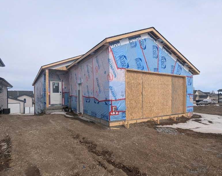 Third View of 98 Sunwood Crescent SW, SW Southridge, Medicine Hat, Alberta, T1B 4Y6