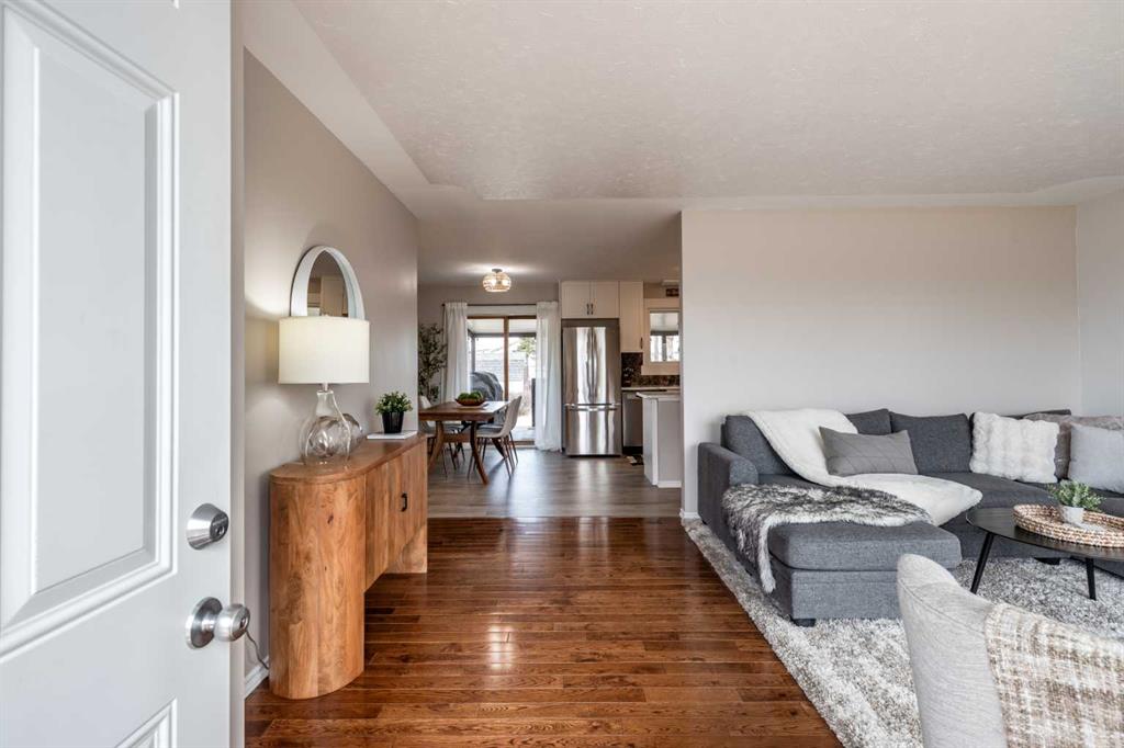 Third View of 121 6 Street SE, NONE, Redcliff, Alberta, T0J 2P0