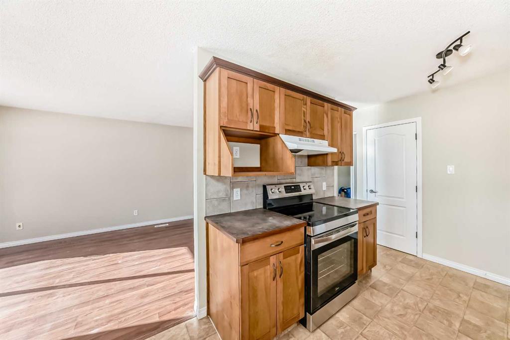 Fifth View of 33 Meadowlark Boulevard N, Park Meadows, Lethbridge, Alberta, T1H4R4