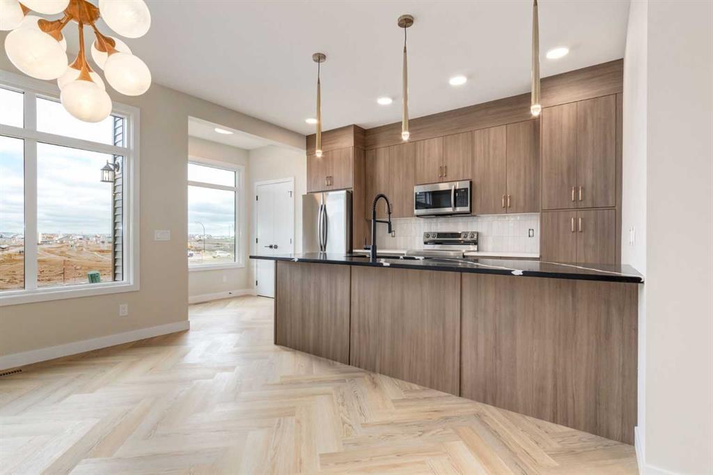 128 Heartwood Lane SE, A2288321, Alberta,