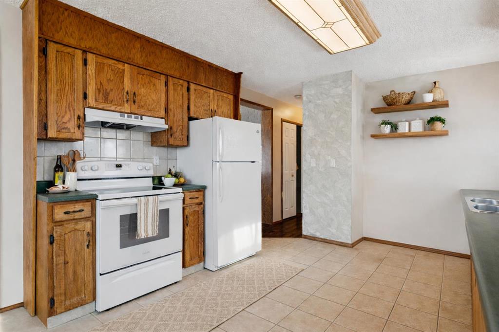 Fourth View of 125 Big Springs Drive SE, Big Springs, Airdrie, Alberta, T4A 1K3