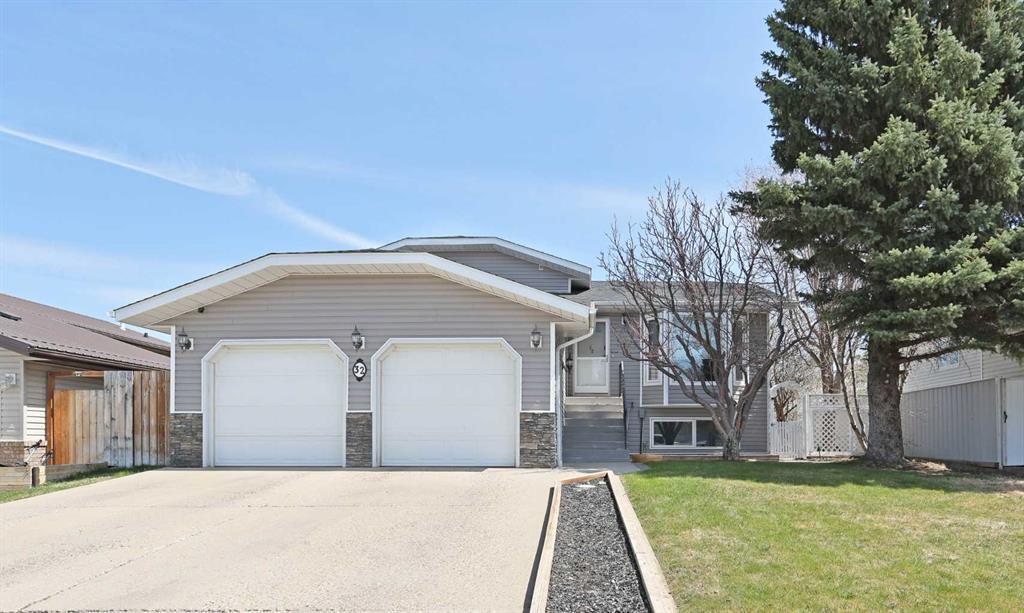 32 Upland Crescent , A2288351, Alberta,