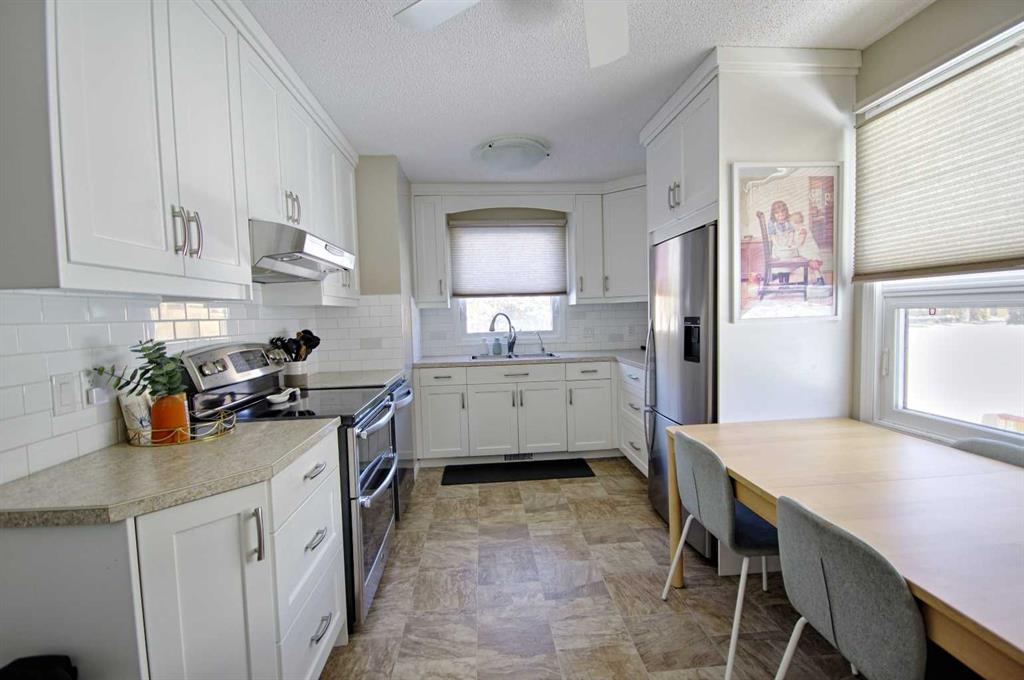 Fifth View of 2306 15 Avenue S, Agnes Davidson, Lethbridge, Alberta, T1K 0X6