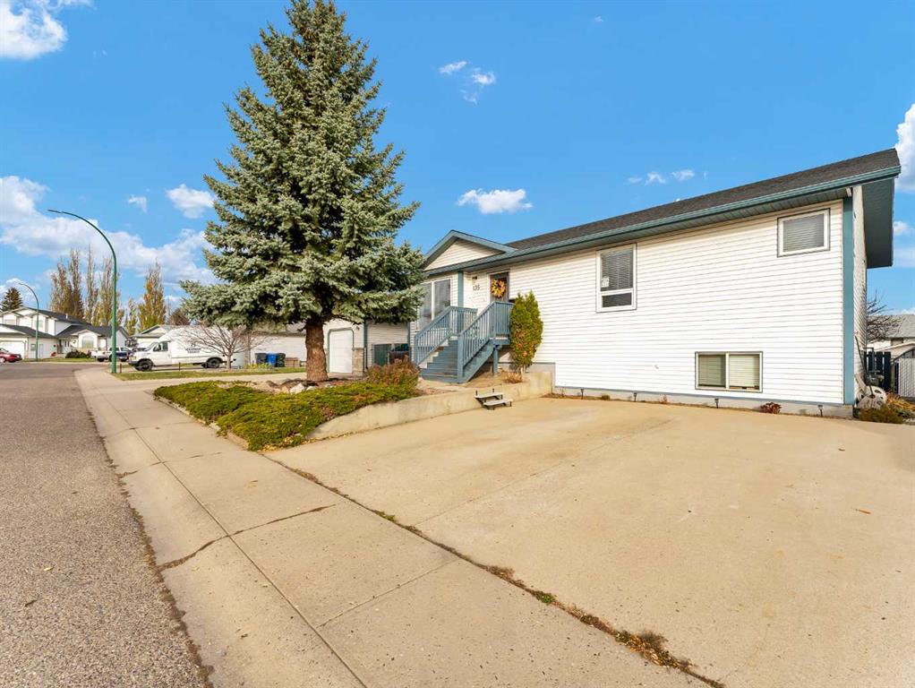 Third View of 135 Sage Close SE, SE Southridge, Medicine Hat, Alberta, T1B4H4