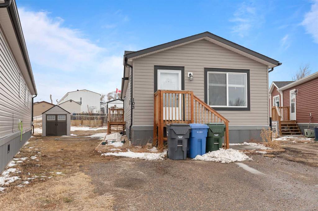 Second View of 103 Anson Avenue SW, SW Hill, Medicine Hat, Alberta, T1A 7Z9