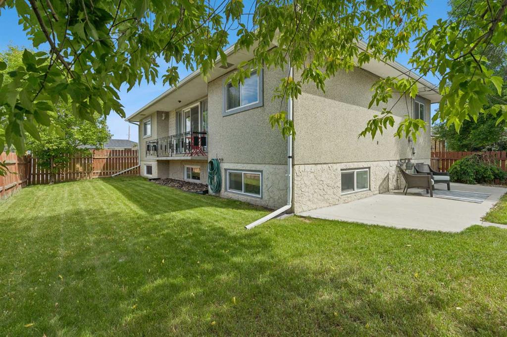 Fourth View of 2001 46 Street SE, Forest Lawn, Calgary, Alberta, T2B1K5