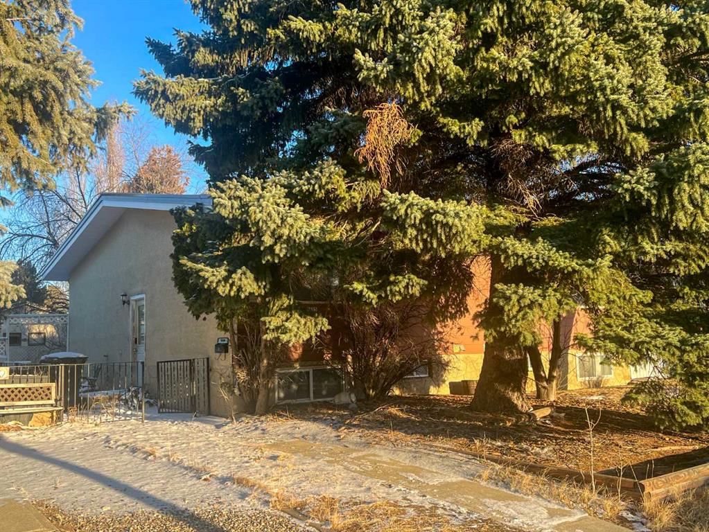 Second View of 1415 23 Street N, Park Meadows, Lethbridge, Alberta, t1h4g3