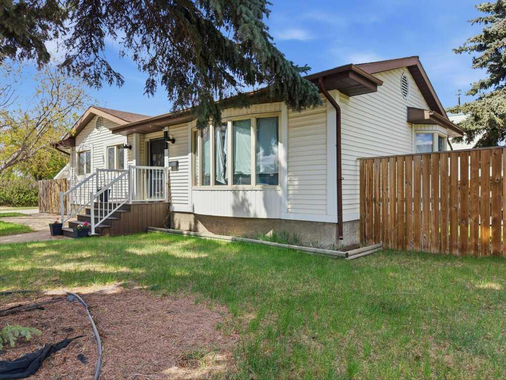Fifth View of 124 Martin Close , Morrisroe, Red Deer, Alberta, T4R 1R8