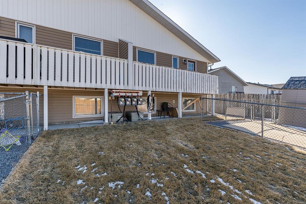 Fifth View of 21 Hobbs Way NE, Northeast Crescent Heights, Medicine Hat, Alberta, T1C 1W2