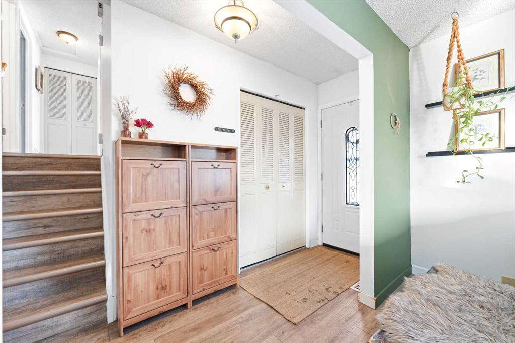 Fourth View of 715 130 Avenue SW, Canyon Meadows, Calgary, Alberta, T2W 2M9