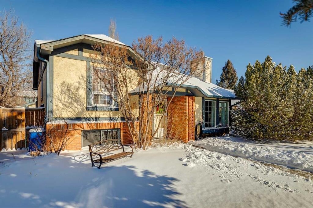 Third View of 304 Marquis Place SE, Meadowbrook, Airdrie, Alberta, T4A 1X9