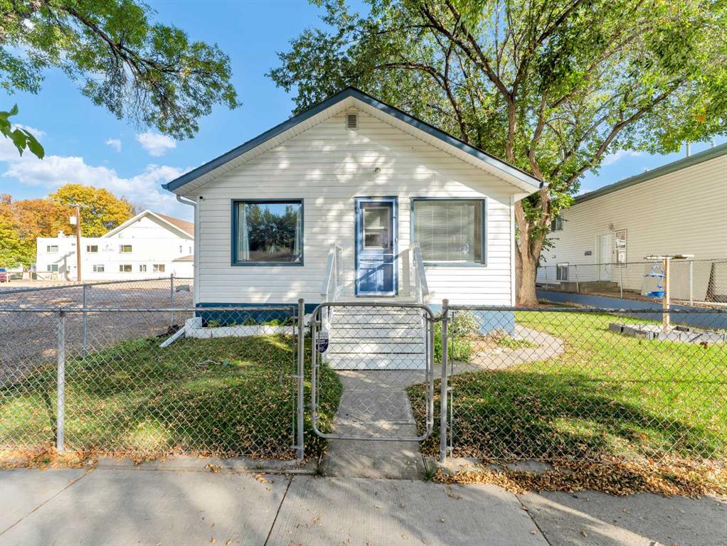 1130 Elm Street SE, A2288917, Alberta,