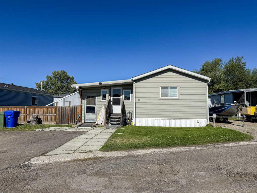 Third View of 13, 5800 46 Street , NONE, Olds, Alberta, T4H 1G7