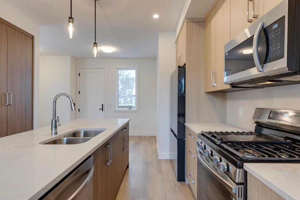 Fifth View of 2122 7 Street NW, Mount Pleasant, Calgary, Alberta, T2M1K3