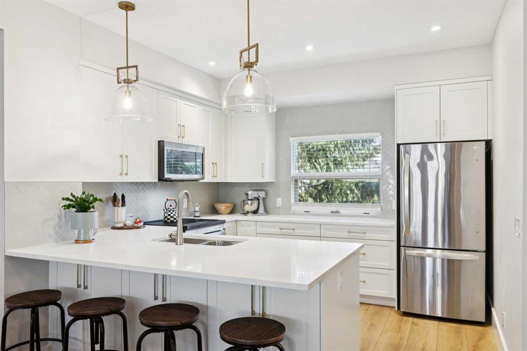 Second View of 7, 1935 35 Street SW, Killarney/Glengarry, Calgary, Alberta, T3E 2X4