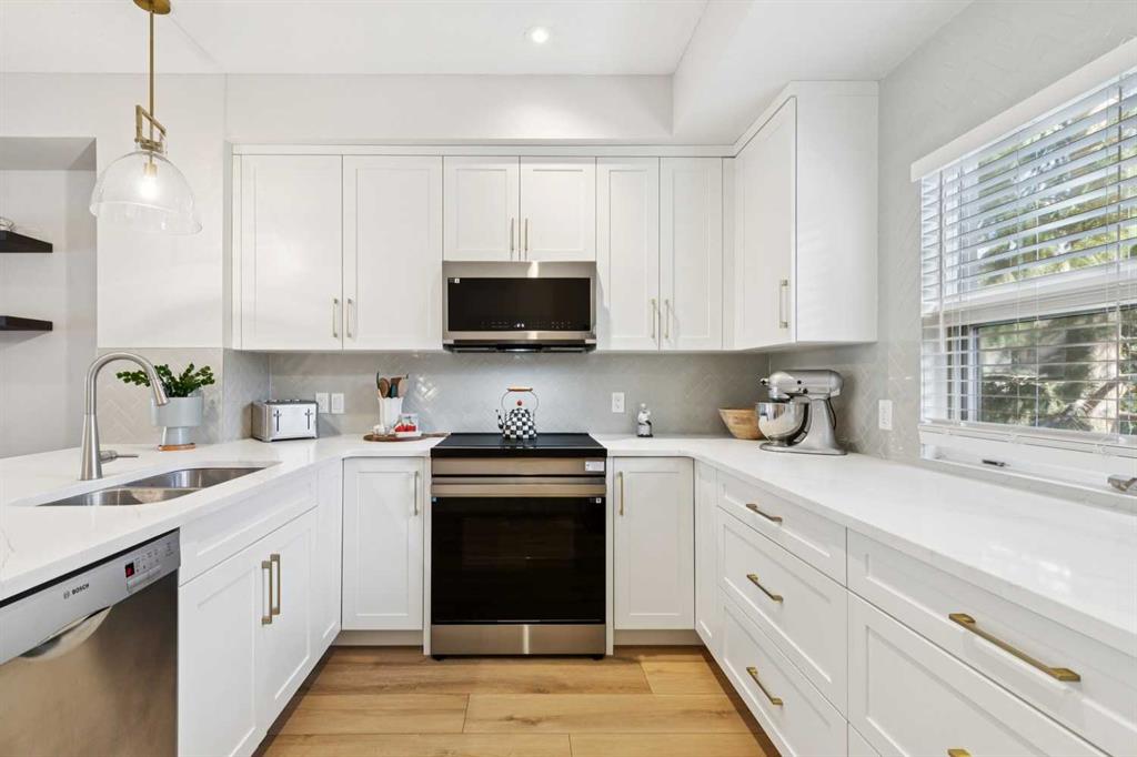 Third View of 7, 1935 35 Street SW, Killarney/Glengarry, Calgary, Alberta, T3E 2X4