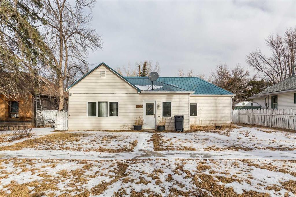 233 Queens Street , A2289230, Alberta,